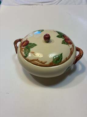Vintage Franciscan Apple Pattern Covered Casserole Dish